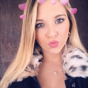 Meet your Posher, Brianna